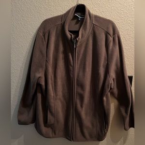 Women’s Tan Karen Scott (macys) fleece jacket. Size 3x. Great condition.
